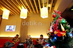 Santai di Telkomsel Lounge Bandara Soetta