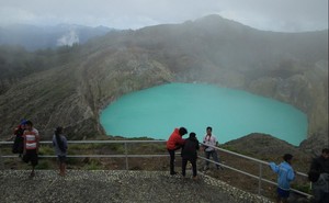 Tiga Kawah Kelimutu yang Penuh Pesona dan Misteri