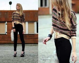 Trend Alert! Crop Sweater yang Jadi Favorit Fashionista Dunia