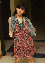 Putri Una Centil Dengan Floral Dress