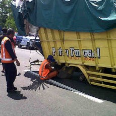 Truk Mogok Macetkan Tol Waru Hingga 4 Km
