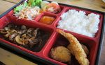 Kenyang Menyantap Steak dan Bento A la Nafeeza