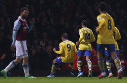 Gol dari Lukas Podolski akhirnya memantapkan kemenangan tim tamu. REUTERS/Suzanne Plunkett.