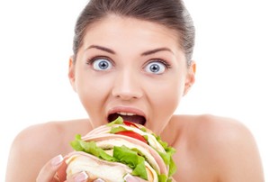 Kebanyakan Makan Junk Food Sebabkan Ingatan Rusak Permanen?
