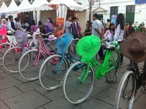 Mau Belajar Sejarah Sambil Bersepeda? Yuk ke Kota Tua!