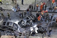 Lima warga tewas dan lebih dari 50 orang luka-luka akibat bom tersebut. REUTERS/Mohamed Azakir.