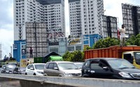 Kemacetan yang cukup panjang yang berimbas hingga ke tol JORR akibat kecelakaan tunggal itu juga mulai mencair.
