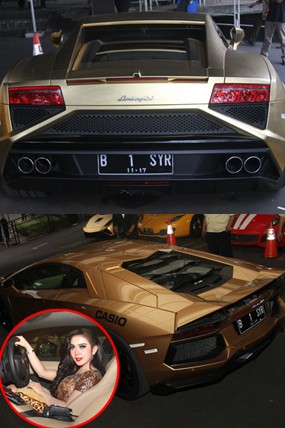 Syahrini Punya 2 Lamborghini Emas?