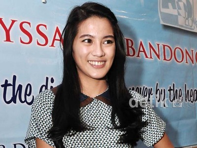 Senyuman Manis Alyssa Soebandono