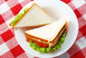 Sandwich dan Smoothies, Sarapan Praktis Lengkap Nutrisi