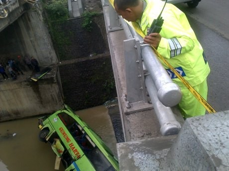 Sudah Dievakuasi, Ini Kerusakan-kerusakan Parah Bus yang Tewaskan 3 Orang