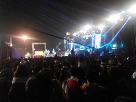 Tak Kalah dengan Bundaran HI, Suasana di Pantai Ancol Juga Ramai