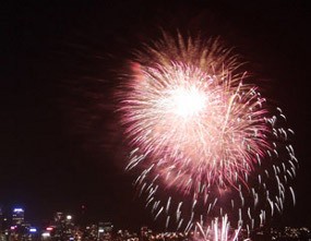 Di Monas, Ada yang Berani Tantang Puluhan Orang Bermain Catur