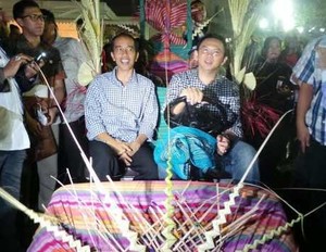 Naik Mobil Golf yang Disetir Ahok, Jokowi Meluncur ke Panggung Utama