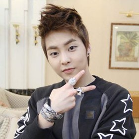 Xiumin EXO Turunkan Berat Badan dengan Latihan Dance
