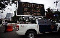 Jalan tersebut ditutup hingga pukuk 24.00 WIB.