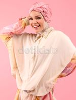 Keceriaan Dewi Sandra Sambut Tahun Baru