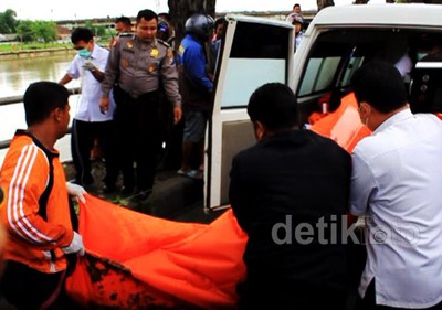Perampok Tewas Tenggelam di Kali Surabaya