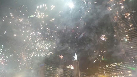 Begini Meriahnya Pesta Kembang Api di Bundaran HI Sambut 2014