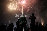 3.639 Tembakan Kembang Api Warnai Langit TMII