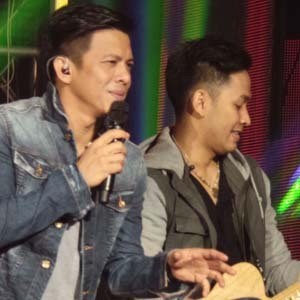 Kolaborasi NOAH Sambut Tahun Baru 2014 di Kampung Halaman