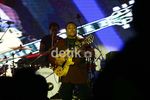 George Benson Manjakan Penggemarnya