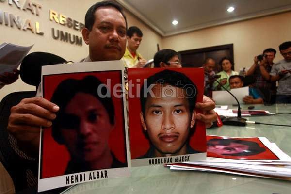 Setelah 5 Bulan, Para Penembak Polisi Itu Akhirnya Terkubur