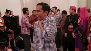 Ini Tanggapan Jokowi Soal Ahok Tetap Naik Mobil di Jumat Pertama