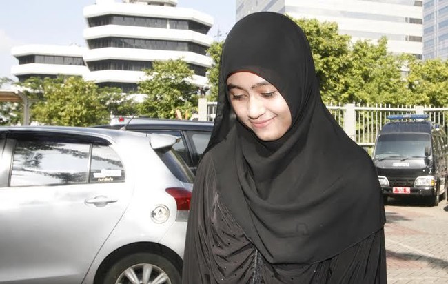 Melihat Manisnya Senyum Darin Mumtazah dari Dekat