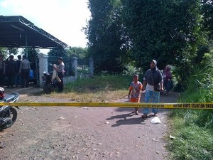 Markas Teroris di Ciputat Masih Digaris Polisi, Warga Beraktivitas Normal