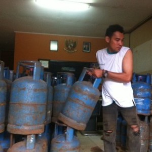 Distributor Gas di Makassar Kesulitan Jual Elpiji 12 Kg, Terlalu Mahal