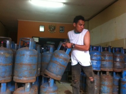 Distributor Gas di Makassar Kesulitan Jual Elpiji 12 Kg, Terlalu Mahal