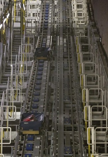 Terdapat terowongan untuk bagasi dengan panjang total sampai 30 mil di bandara Heathrow. (kredit foto: LHR Airporst Limited)