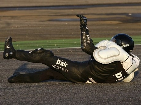 Jaket Airbag Ini Diberi Asuransi