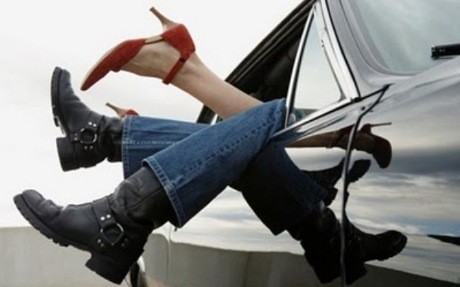 Lagi Berduaan Sejoli Digerebek