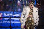 Berpesta Bersama Miley Cyrus di Akhir Tahun 2013