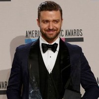 10 Penyanyi Internasional Pria Ter-HOT