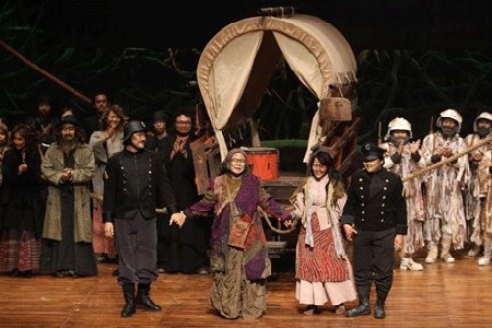 10 Pentas Teater Indonesia Terbaik 2013