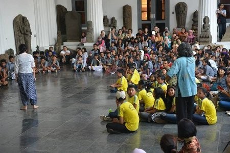 10 Pentas Teater Indonesia Terbaik 2013