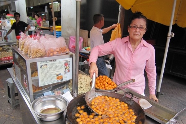 Air Mata Kucing & 6 Street Food Enak di Malaysia