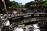 Bangunan rumah yang terletak di samping Kampus ASMI ini ludes terbakas.