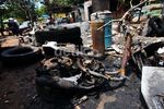 Rumah dan Truk Hangus Terbakar