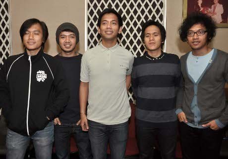 dMasiv Gelar Konser Mini di Molly Malones Irish Pub
