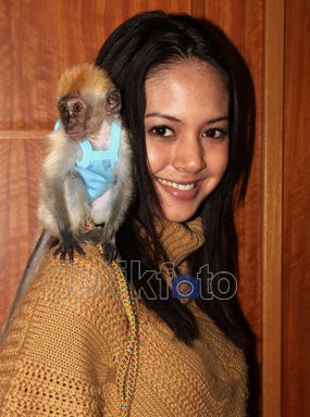 Tak Percaya Roby Pakai Guna-guna, Aurelie Moeremans Hanya Dibutakan oleh Cinta