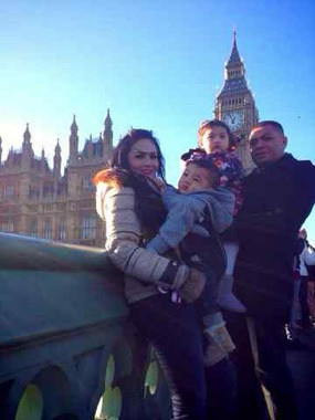 Serunya Krisdayanti dan Raul Lemos Tahun Baruan di London