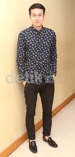 Stylish Berkemeja ala 10 Artis Pria Paling Hot 2013