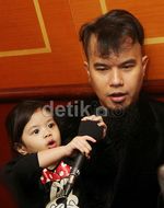 Ahmad Dhani dan si Imut Safeea
