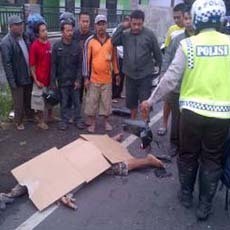 Motor Vs Bus, Dua Orang Tewas
