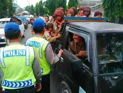 Puluhan Kendaraan Bak Terbuka Angkut Penumpang Ditilang