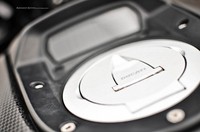 Beberapa sparepart Ducati Diavel karbon didapat di aftermarket. Renard Kevin/Autoevolution.